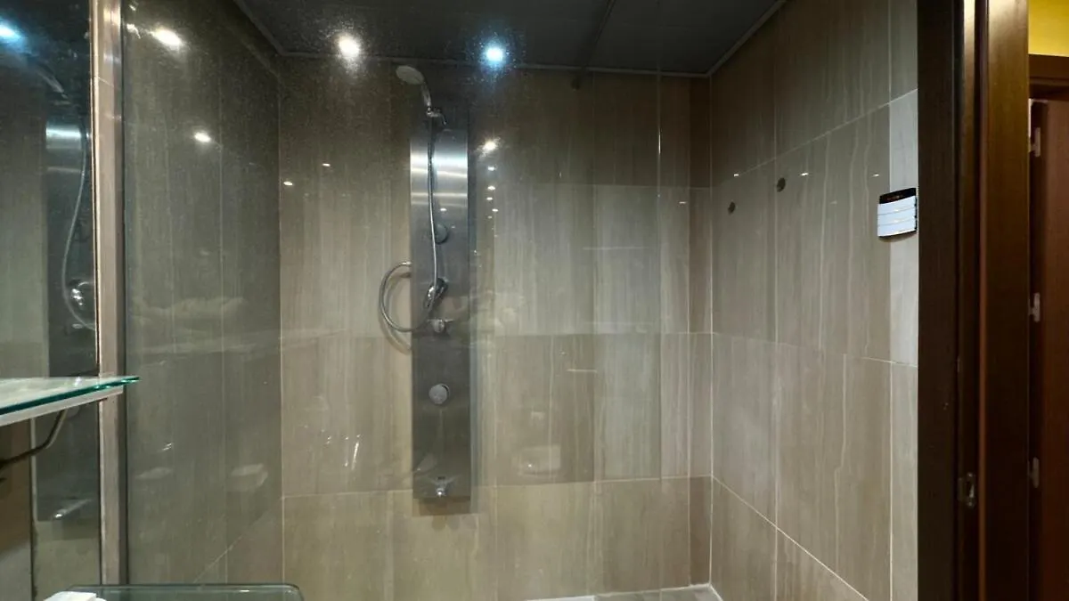 Exclusive 2 Bedroom Apartment Εστεπόνα