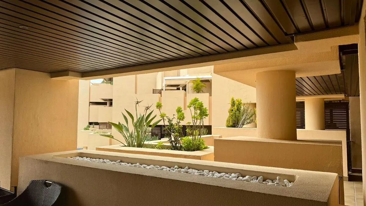 Exclusive 2 Bedroom Apartment Эстепона 0*,