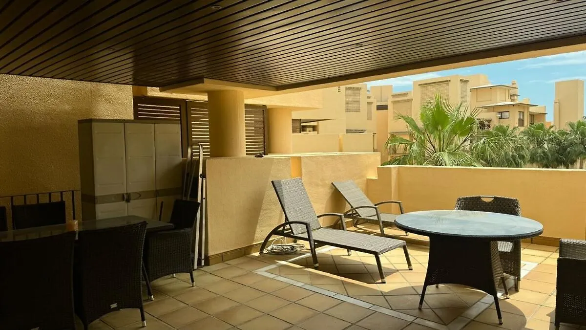 Exclusive 2 Bedroom Apartment Εστεπόνα Ισπανία